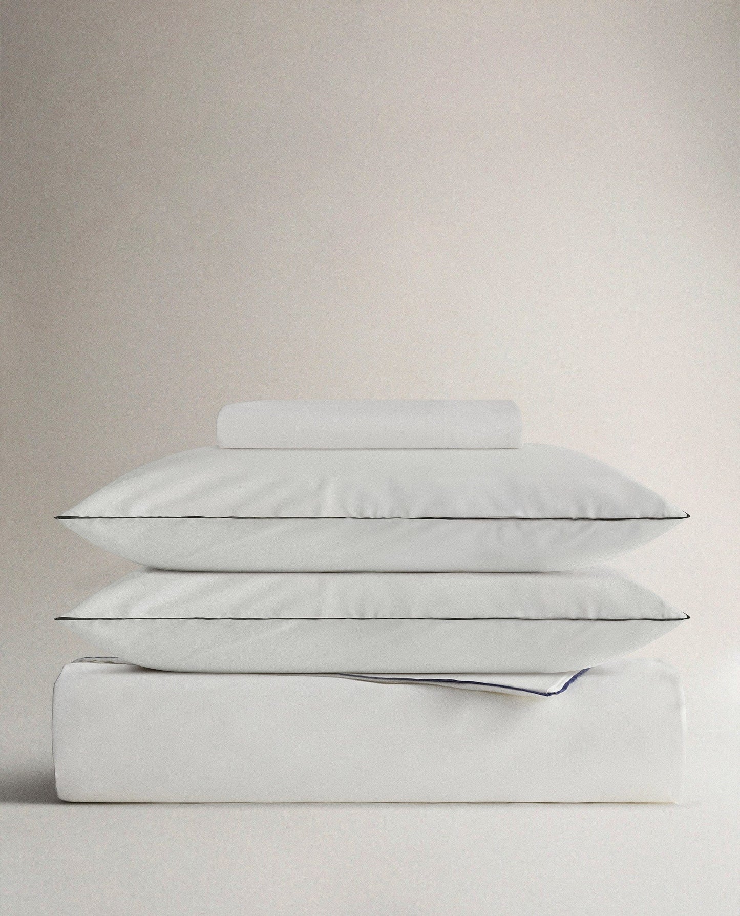 Crisp & Cool Organic Cotton Duvet Set - White Navy Piping