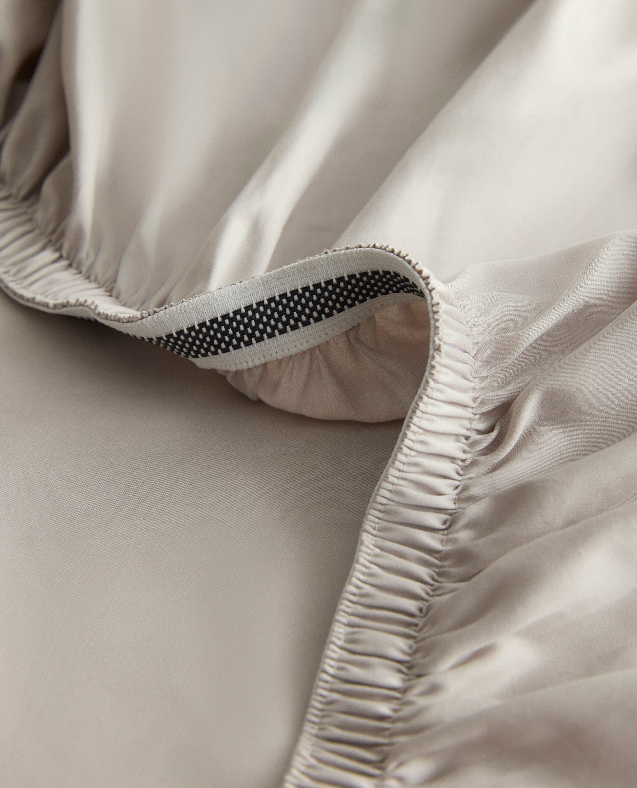 Pebble Rise Cover Crisp & Cool Organic Cotton Fitted Sheet – Pebble | Rise & Fall