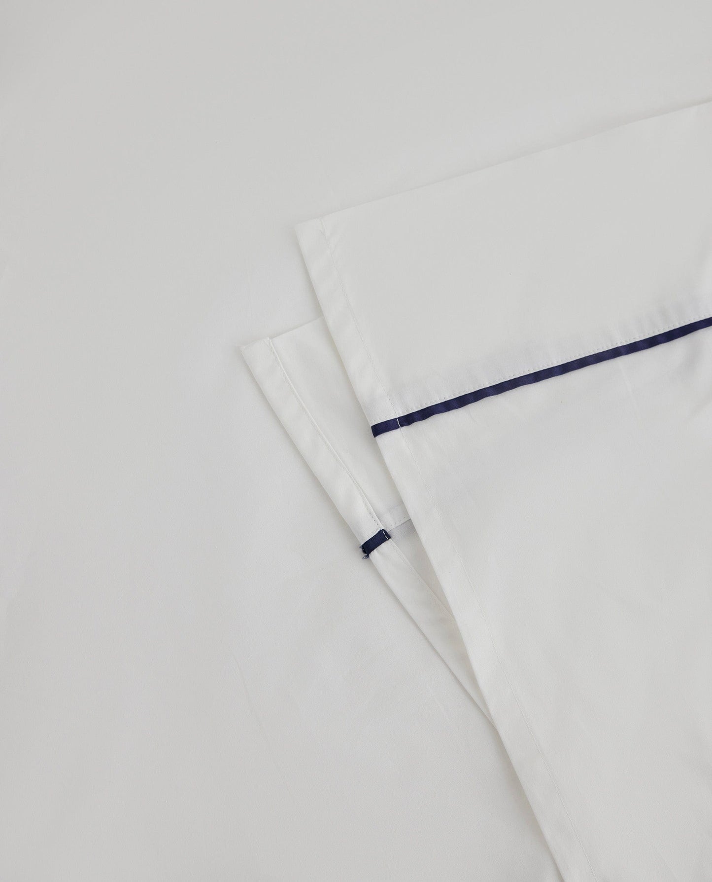 The Soft & Smooth Luxury Flat Sheet - White Navy Piping