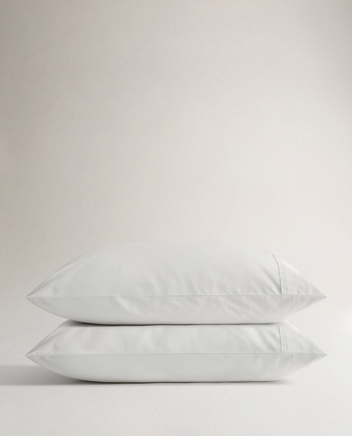 The Crisp & Cool Organic Luxury Pillowcase Set - Tailored Border