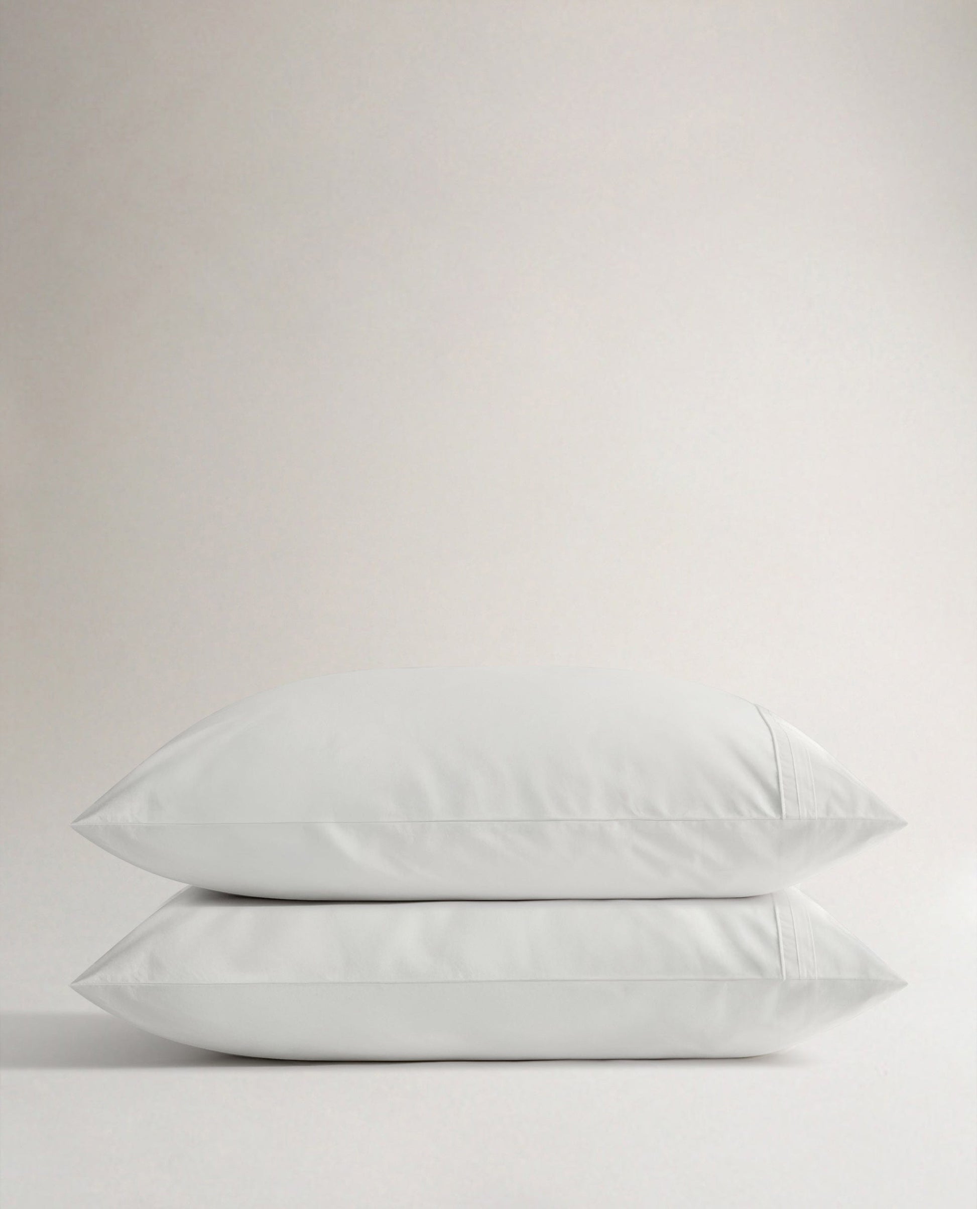 The Crisp & Cool Organic Luxury Pillowcase Set - Tailored Border