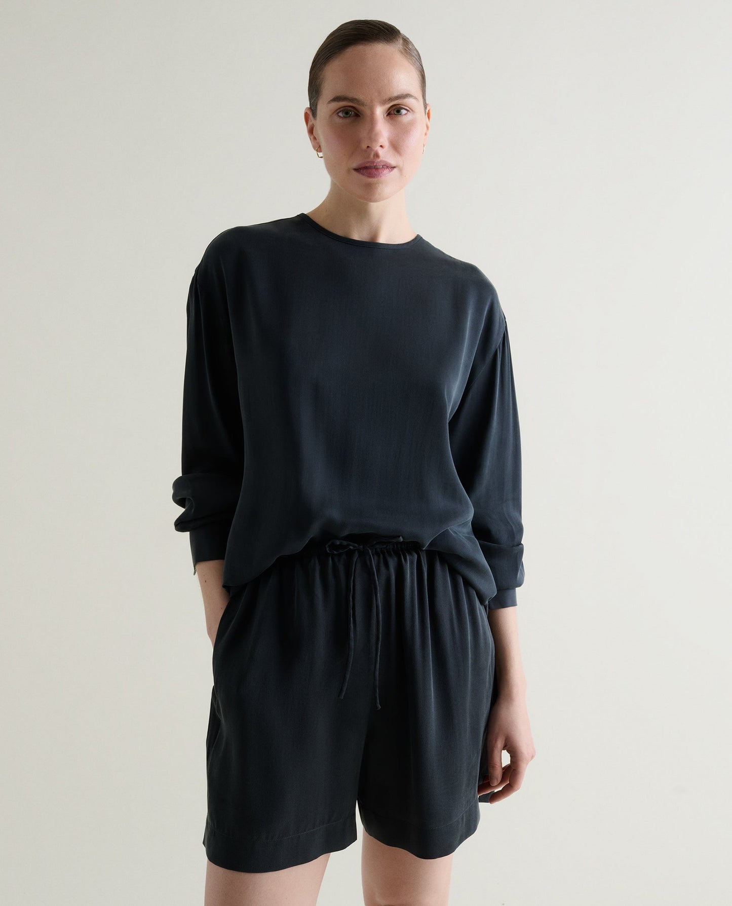 Women's Drop Shoulder Easy-Silk Top - Black