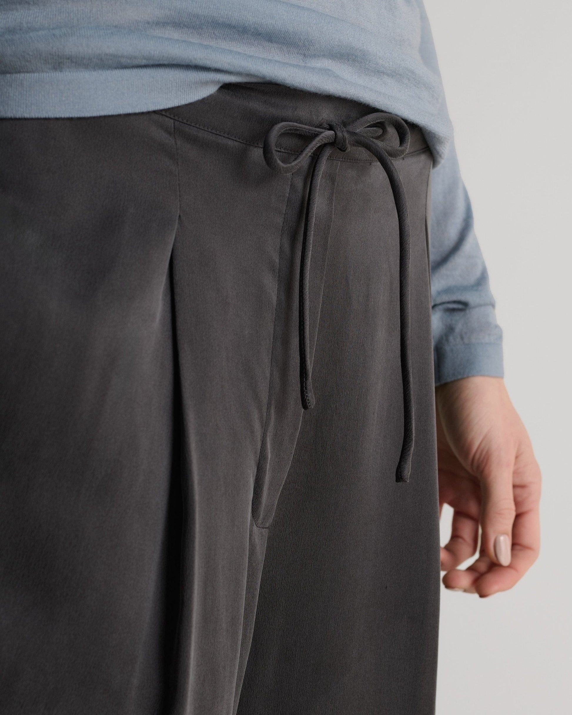 Easy-Silk Pleat Trouser - Washed Black