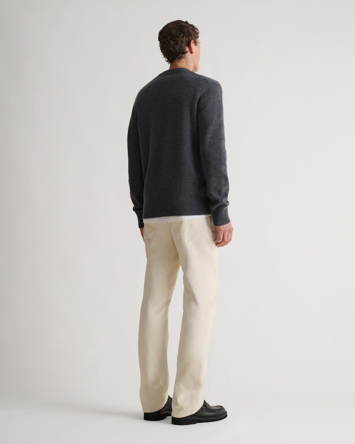 Men's Finest Cashmere Mid-Weight Crew Neck Jumper - Graphite