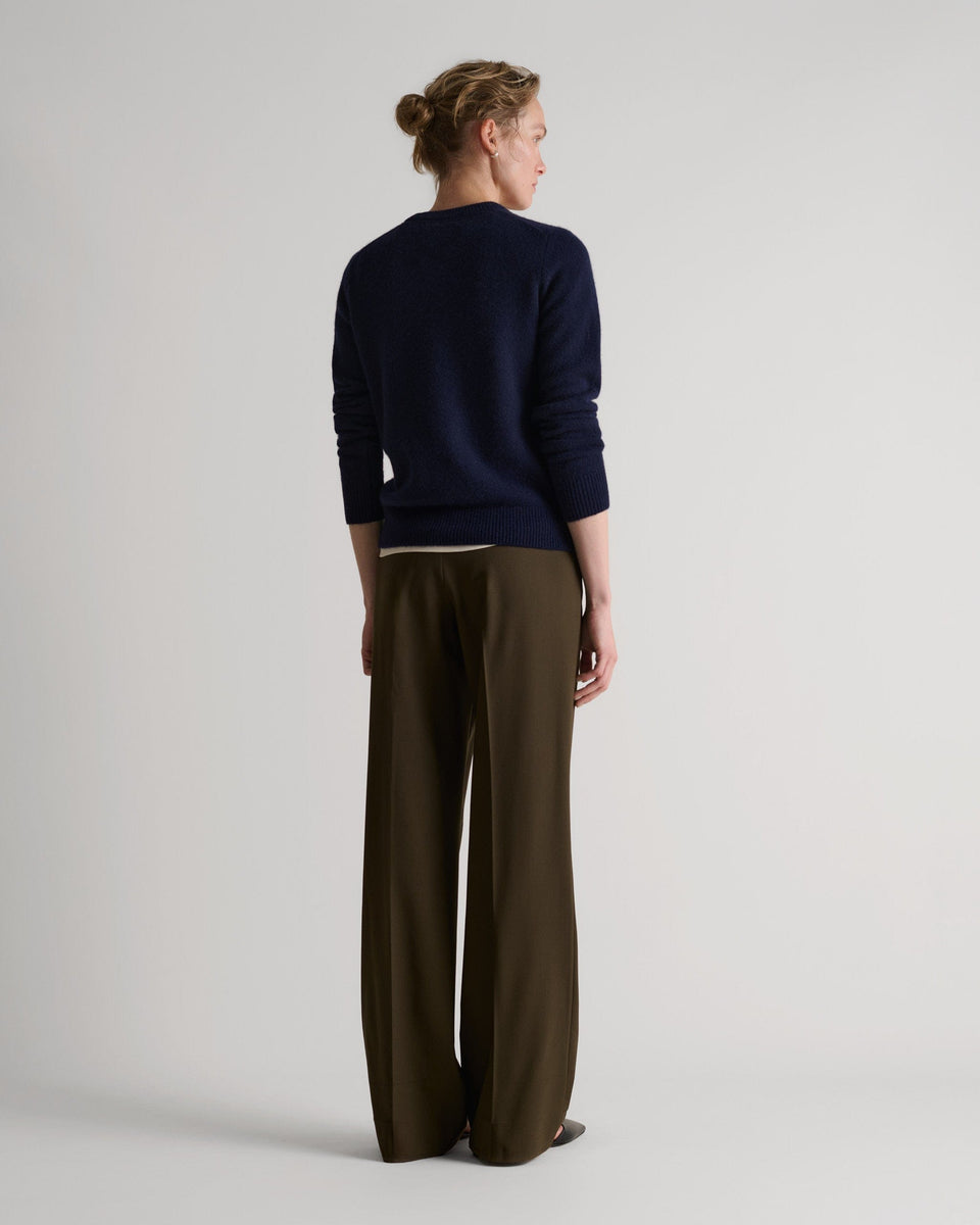 Women's Finest Cashmere Mid-Weight Crew Neck Jumper - Navy