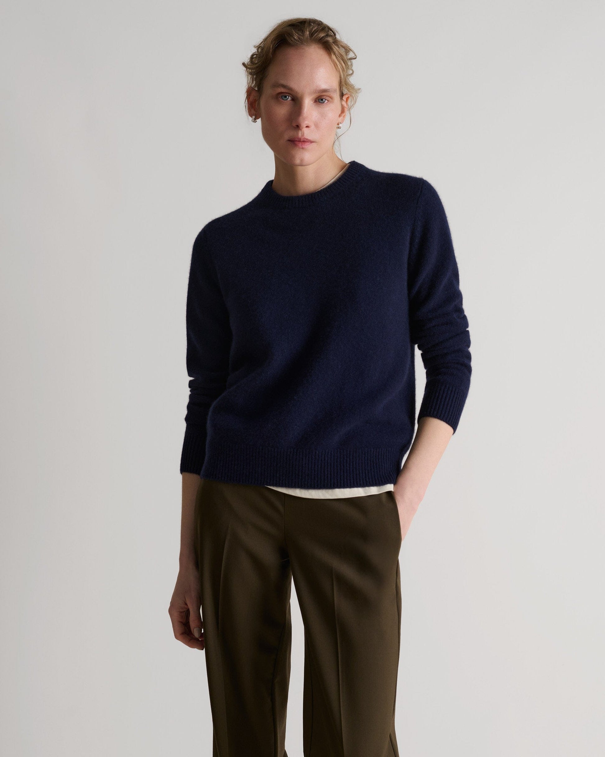 Women's Finest Cashmere Mid-Weight Crew Neck Jumper - Navy