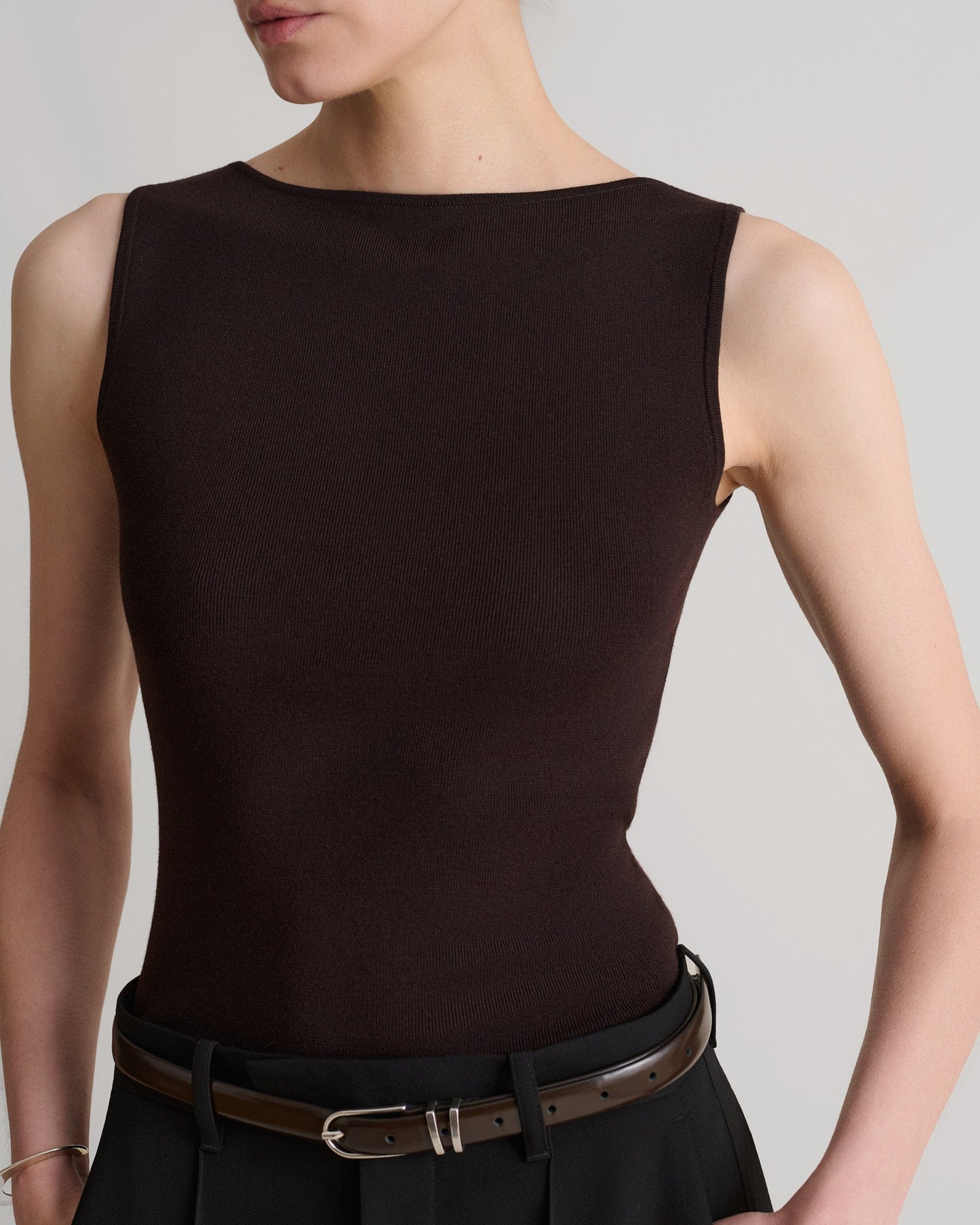 Women's Merino Wool Straight Neck Vest - Umber