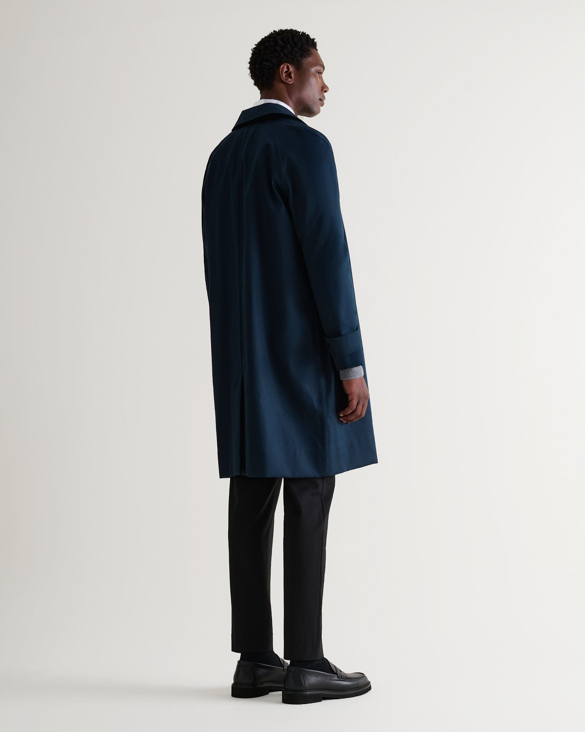 Mid-thigh length cut