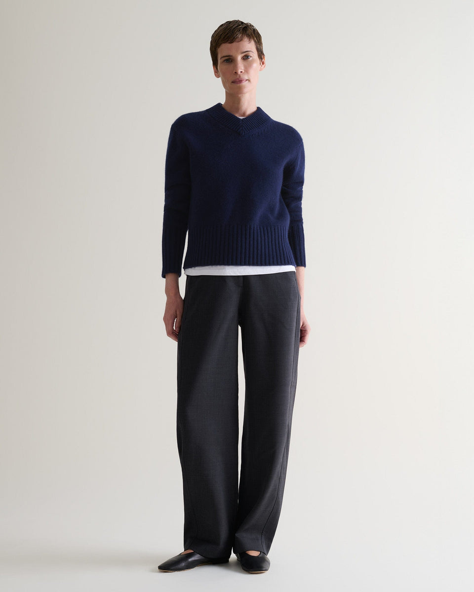 Women's Cashmere Merino V Neck Jumper - Navy