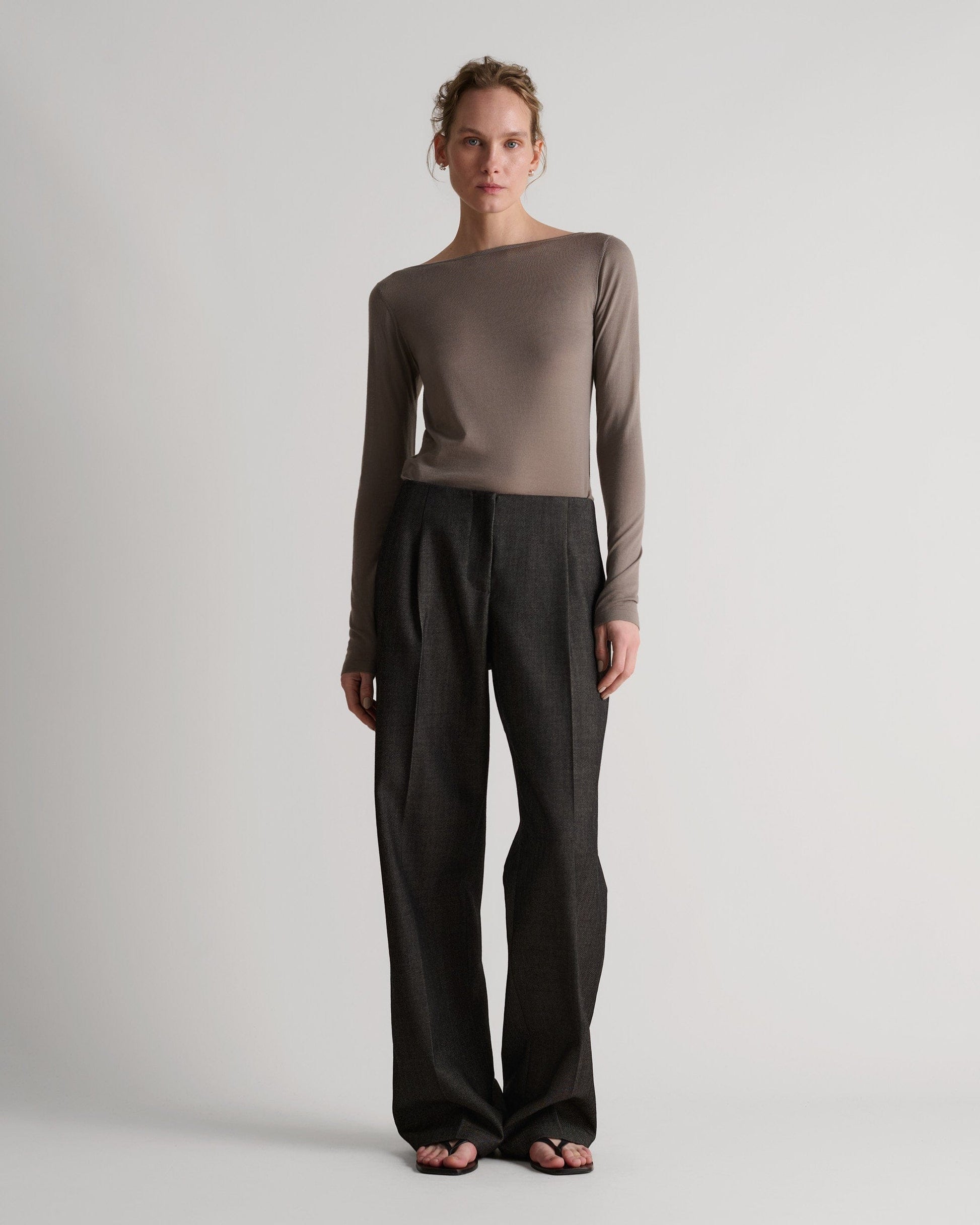 Women's Superfine Merino Straight Neck Jumper - Mole