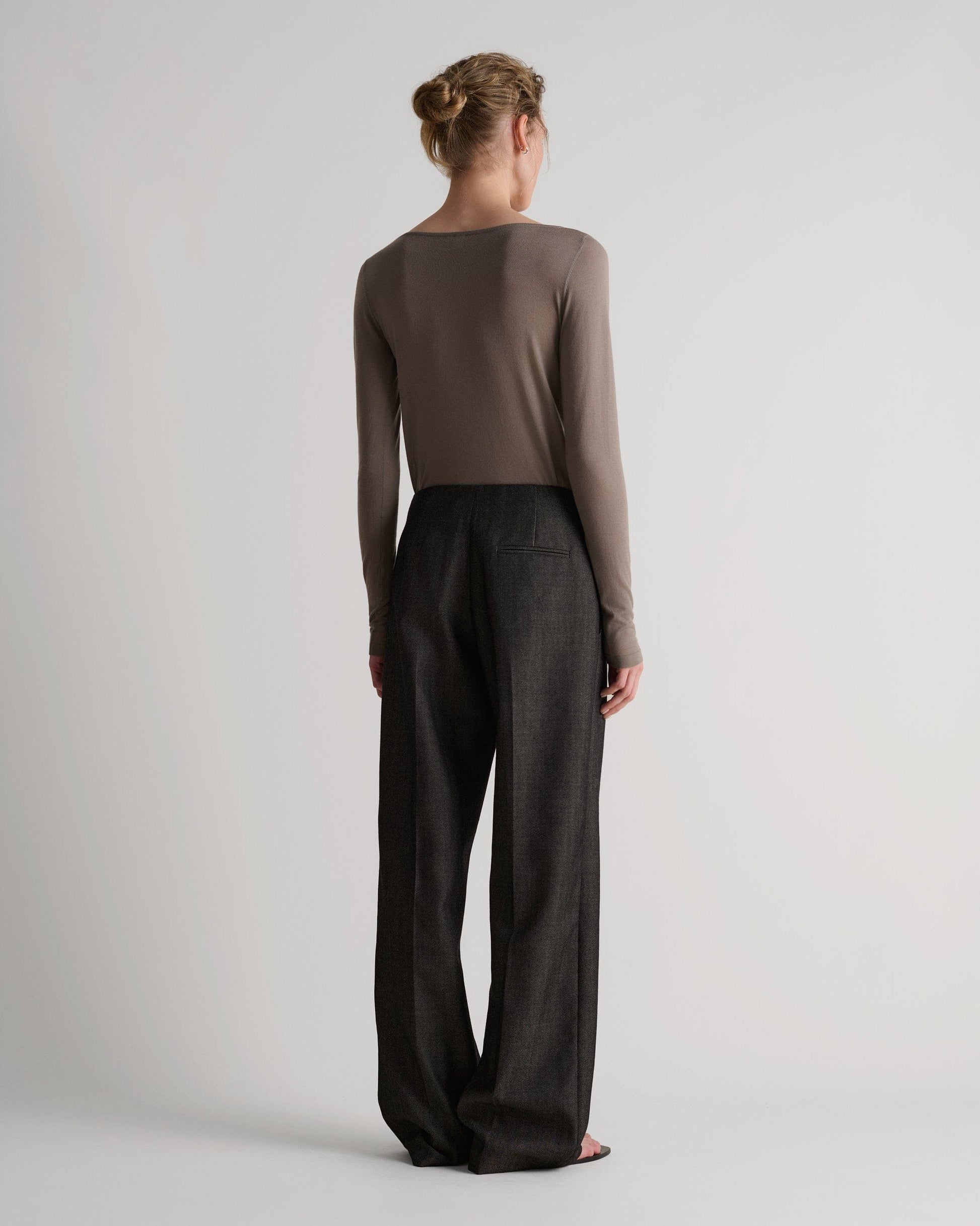 Women's Superfine Merino Straight Neck Jumper - Mole