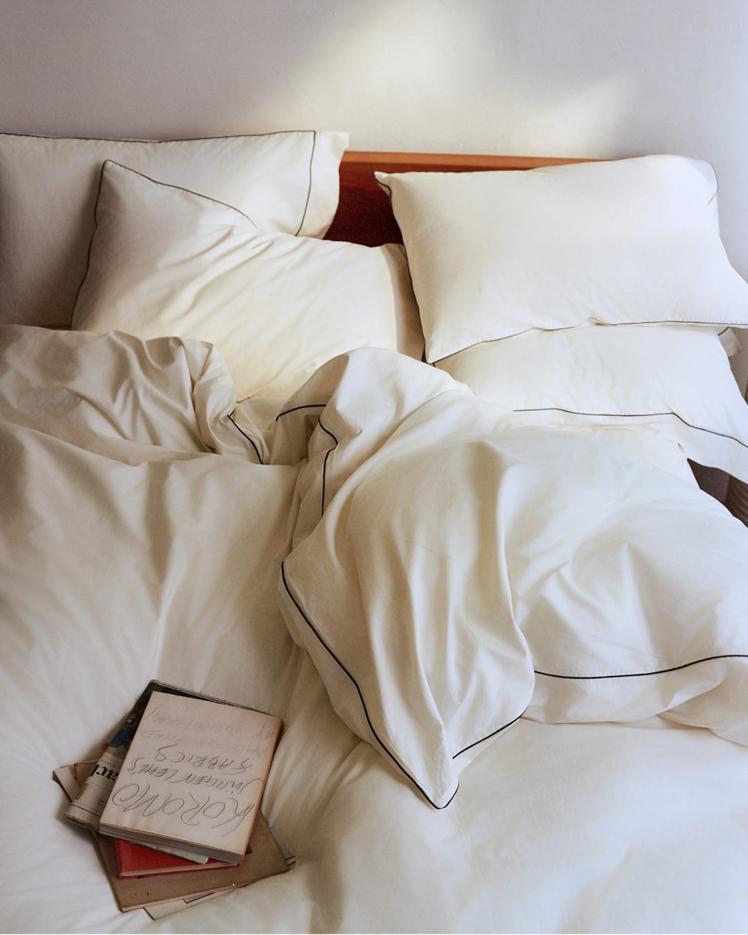 Crisp & Cool Organic Cotton Duvet Set - Buttermilk Black Piping