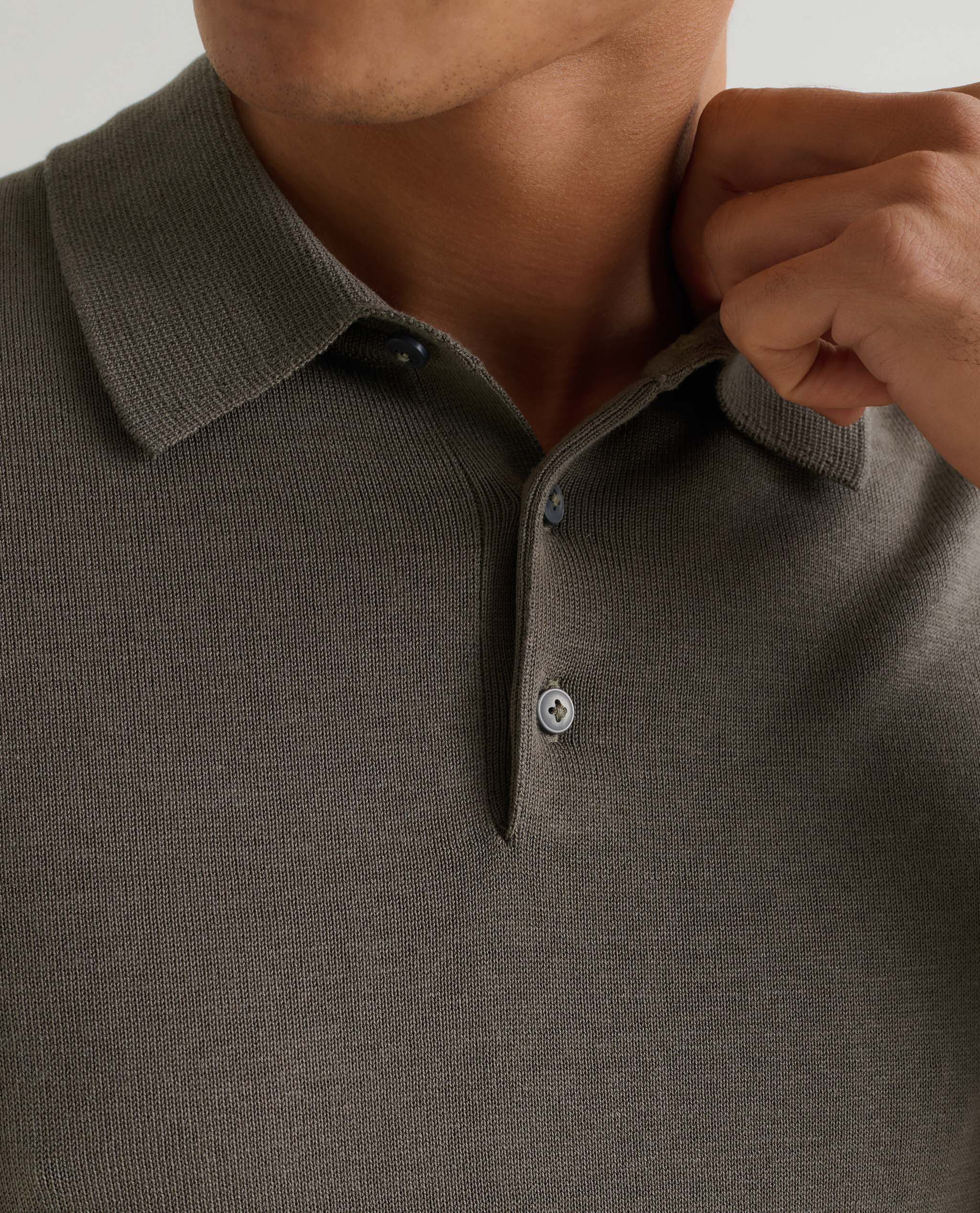 Three-button placket