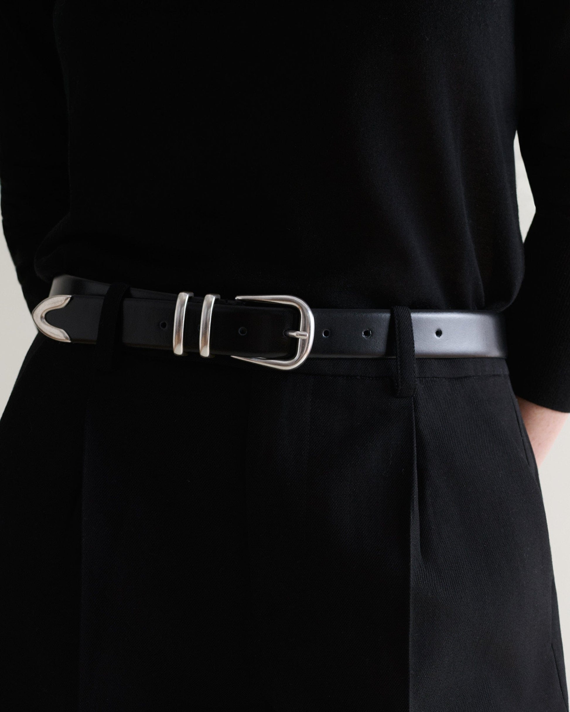 Women's Smooth Leather Wide Buckle Belt - Black