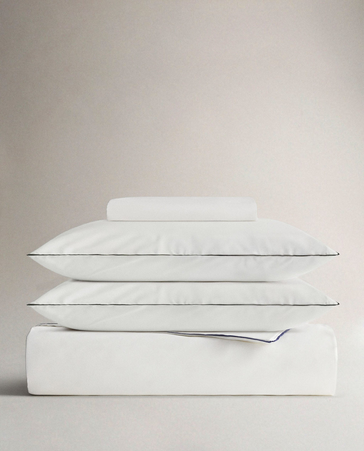 The Crisp & Cool Organic Duvet Set - White Navy Piping
