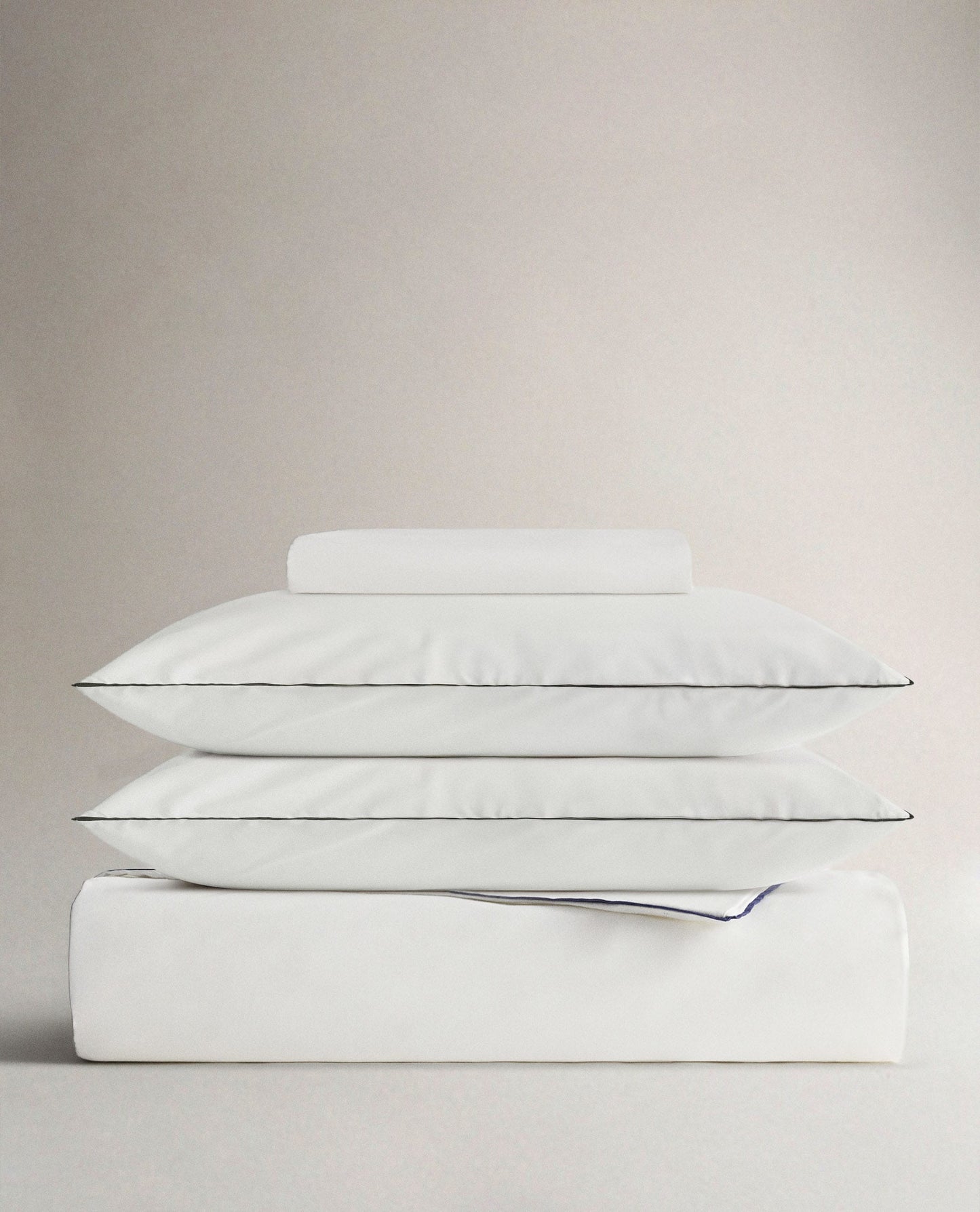 The Crisp & Cool Organic Duvet Set - White Navy Piping