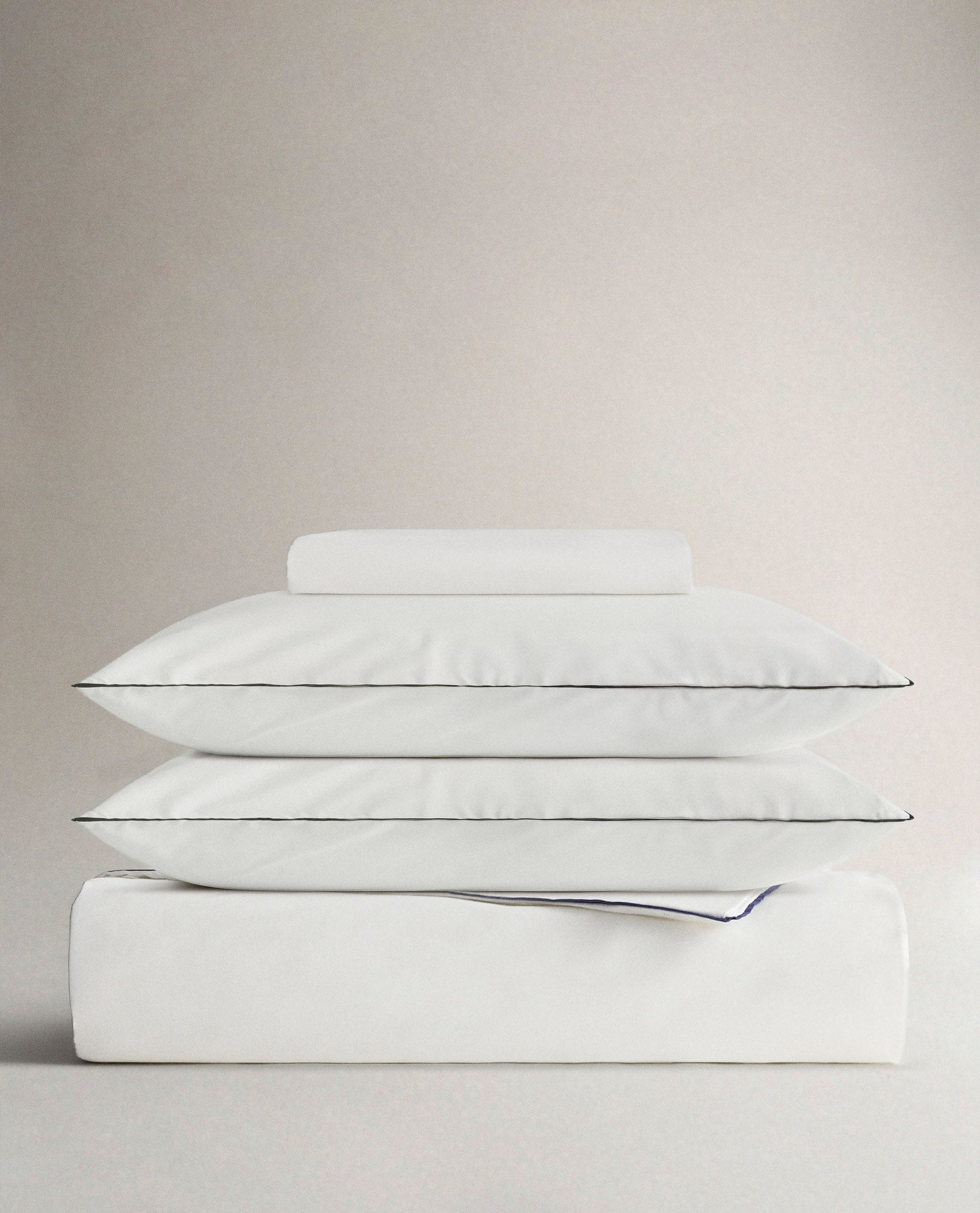 The Crisp & Cool Organic Duvet Set - White Navy Piping