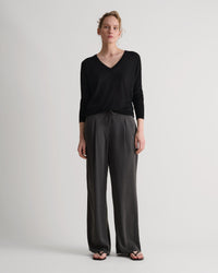 Women's Superfine Merino V Neck Jumper - Black