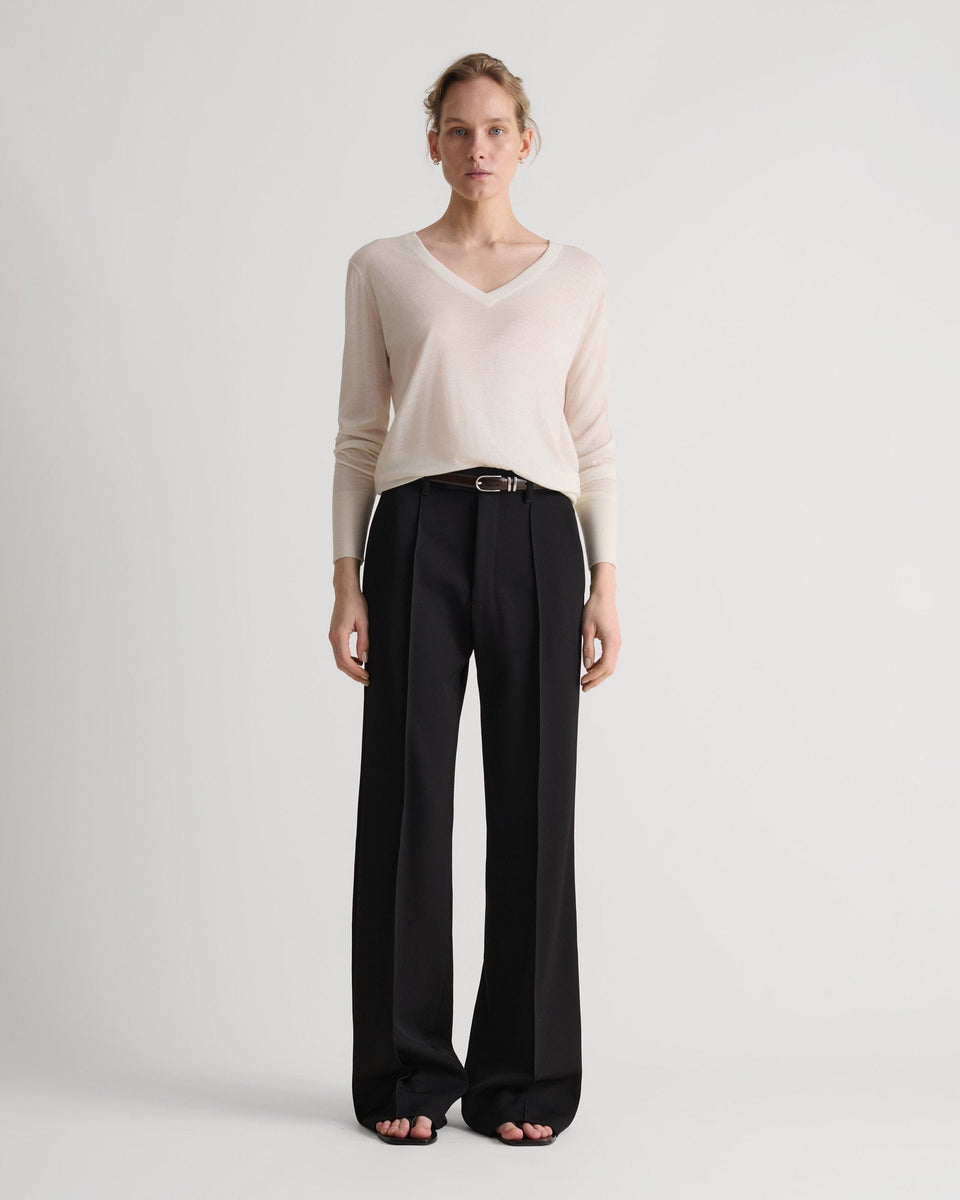 Women's Superfine Merino V Neck Jumper - Buttermilk