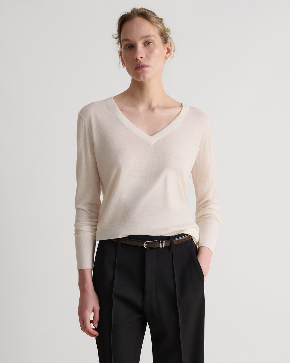 Women's Superfine Merino V Neck Jumper - Buttermilk