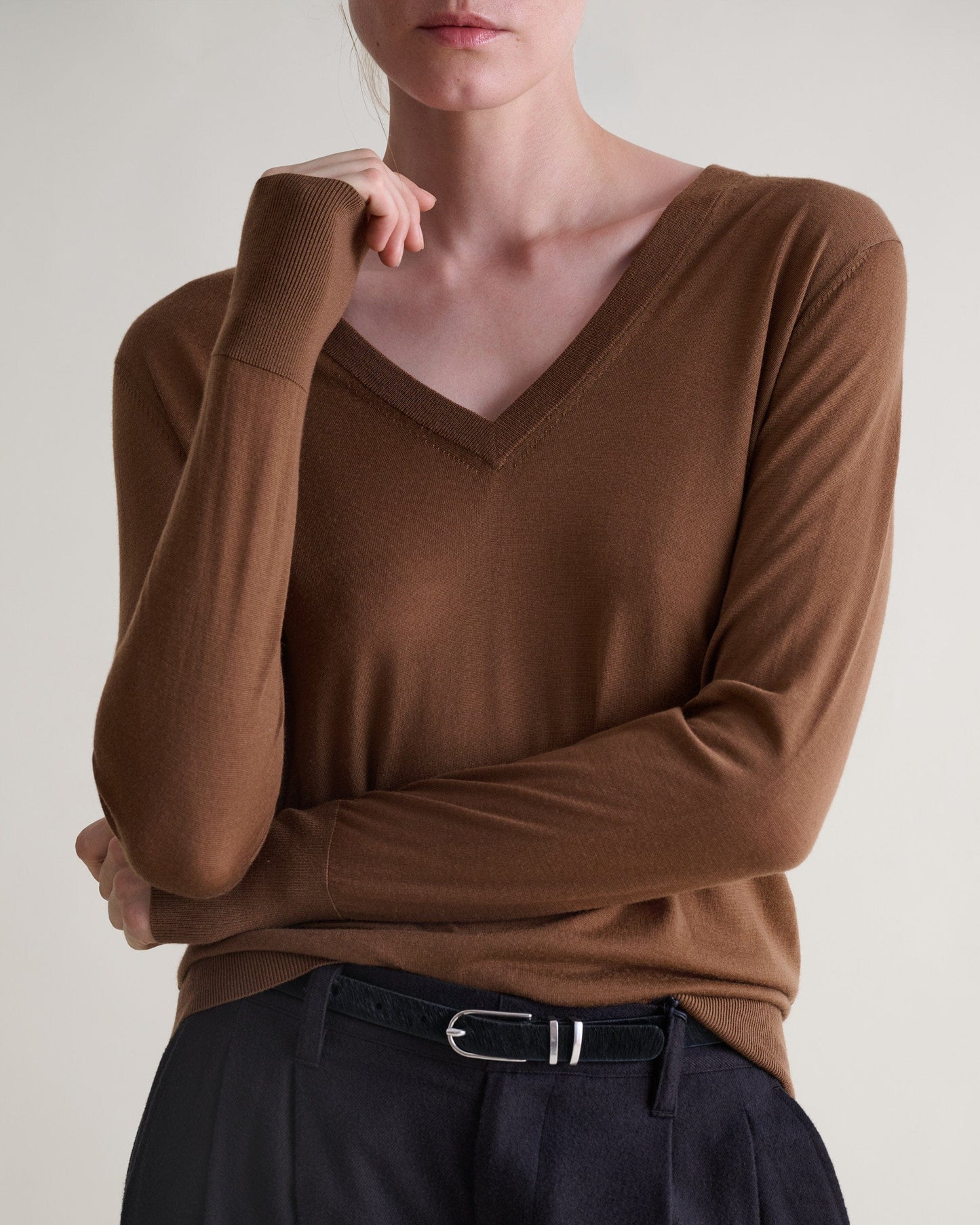 Women's Superfine Merino V Neck Jumper - Deep Camel