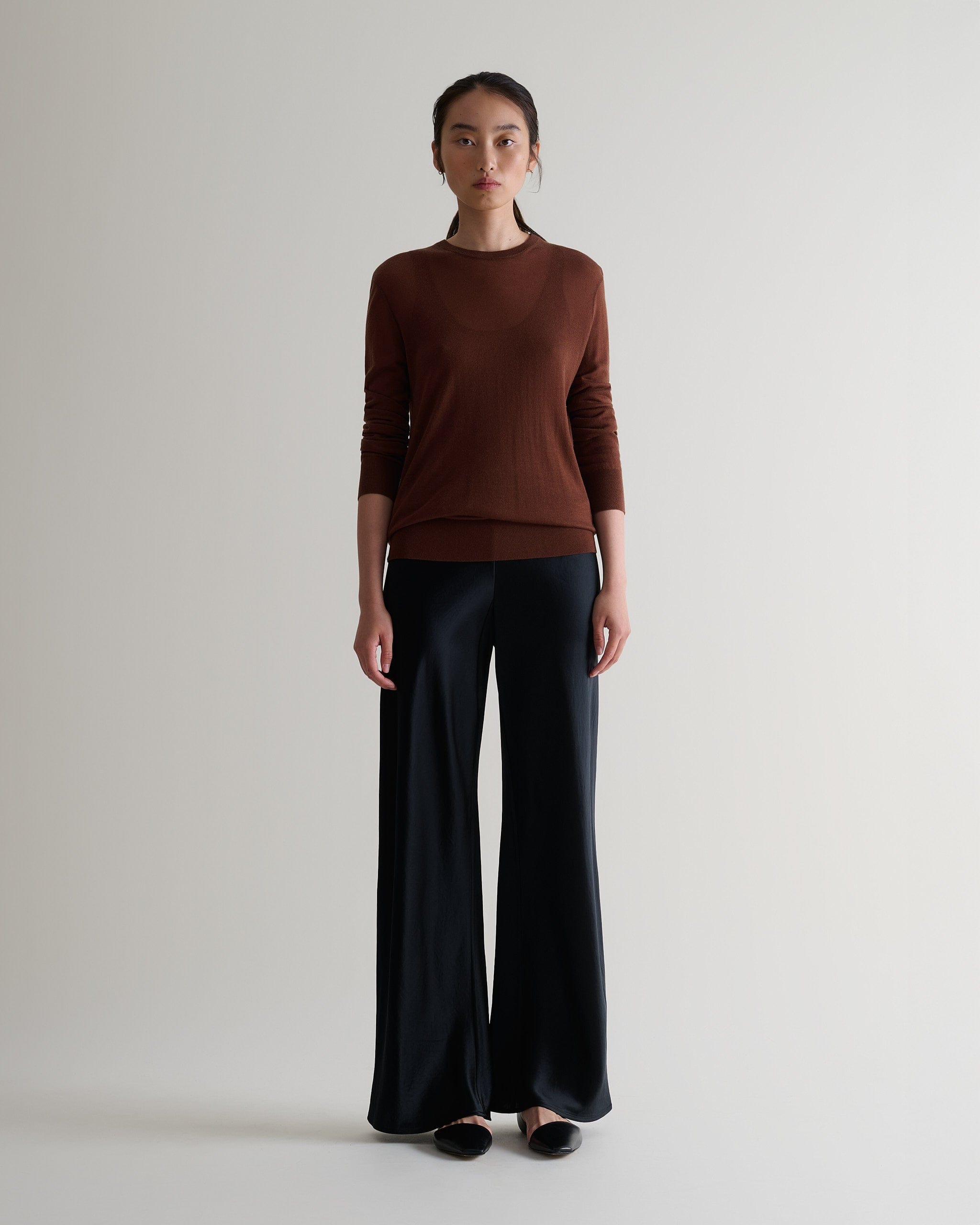 Signature deep hem detail