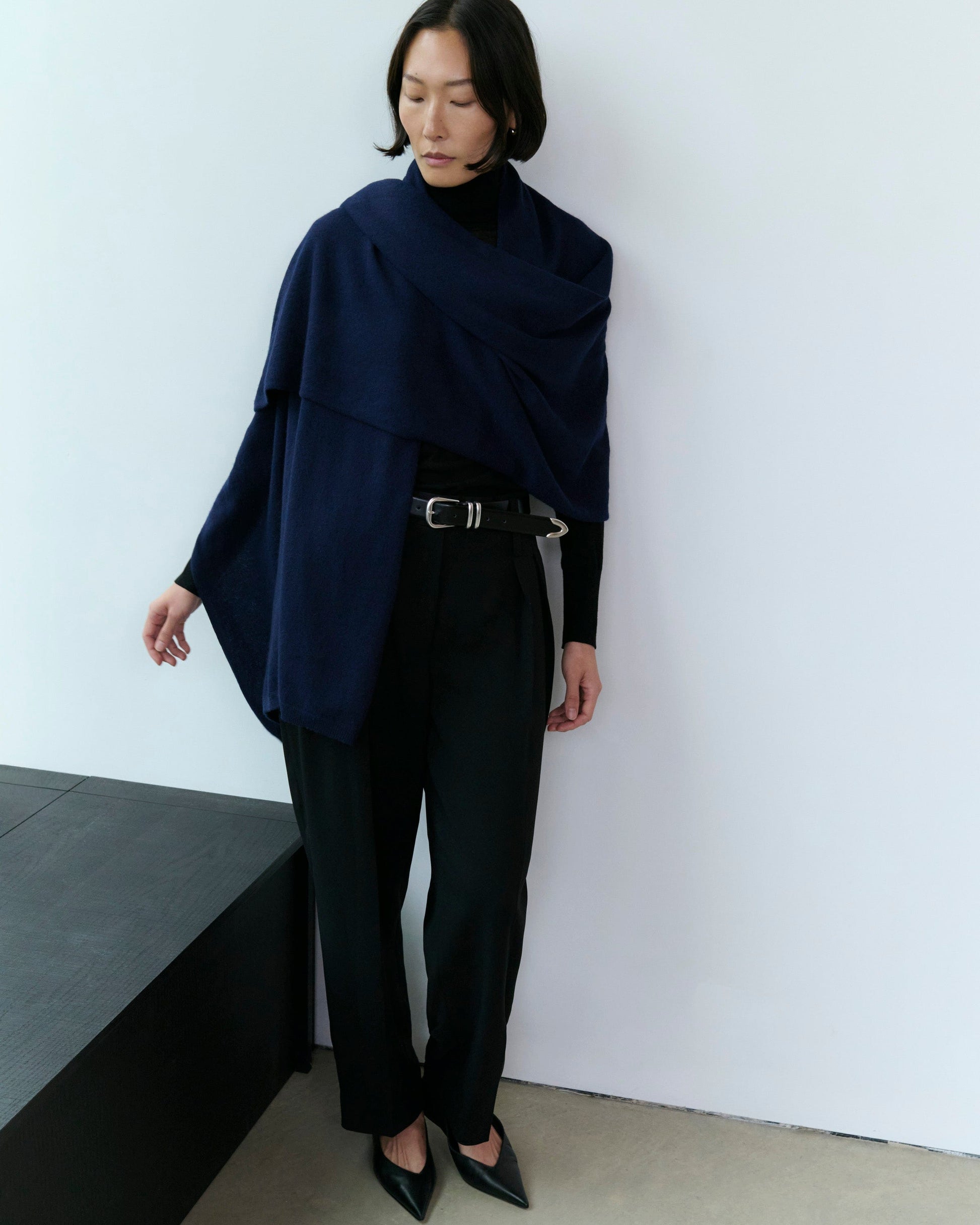 Oversized Finest Cashmere Wrap - Navy