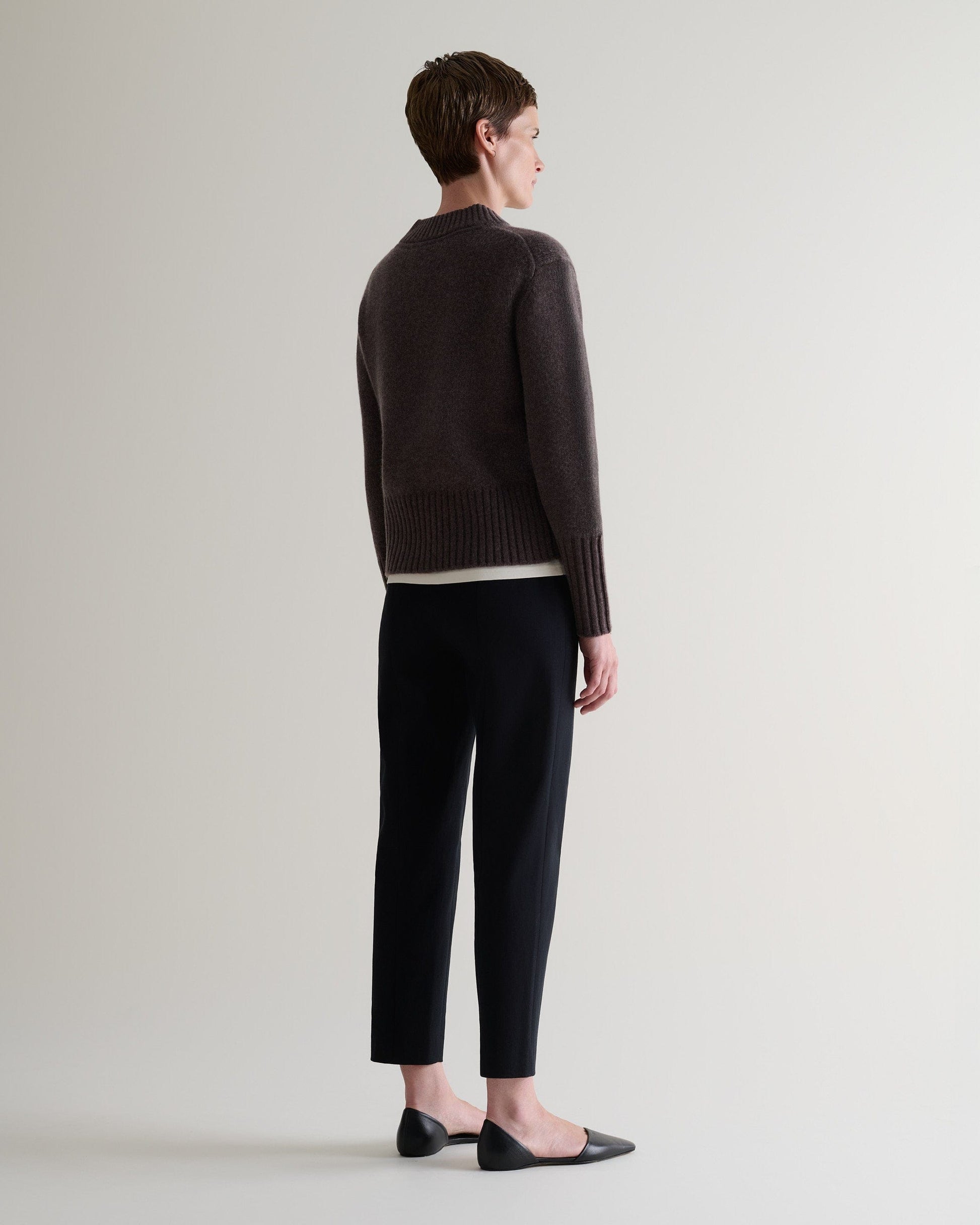 Women's Cashmere Merino V Neck Jumper - Chocolate