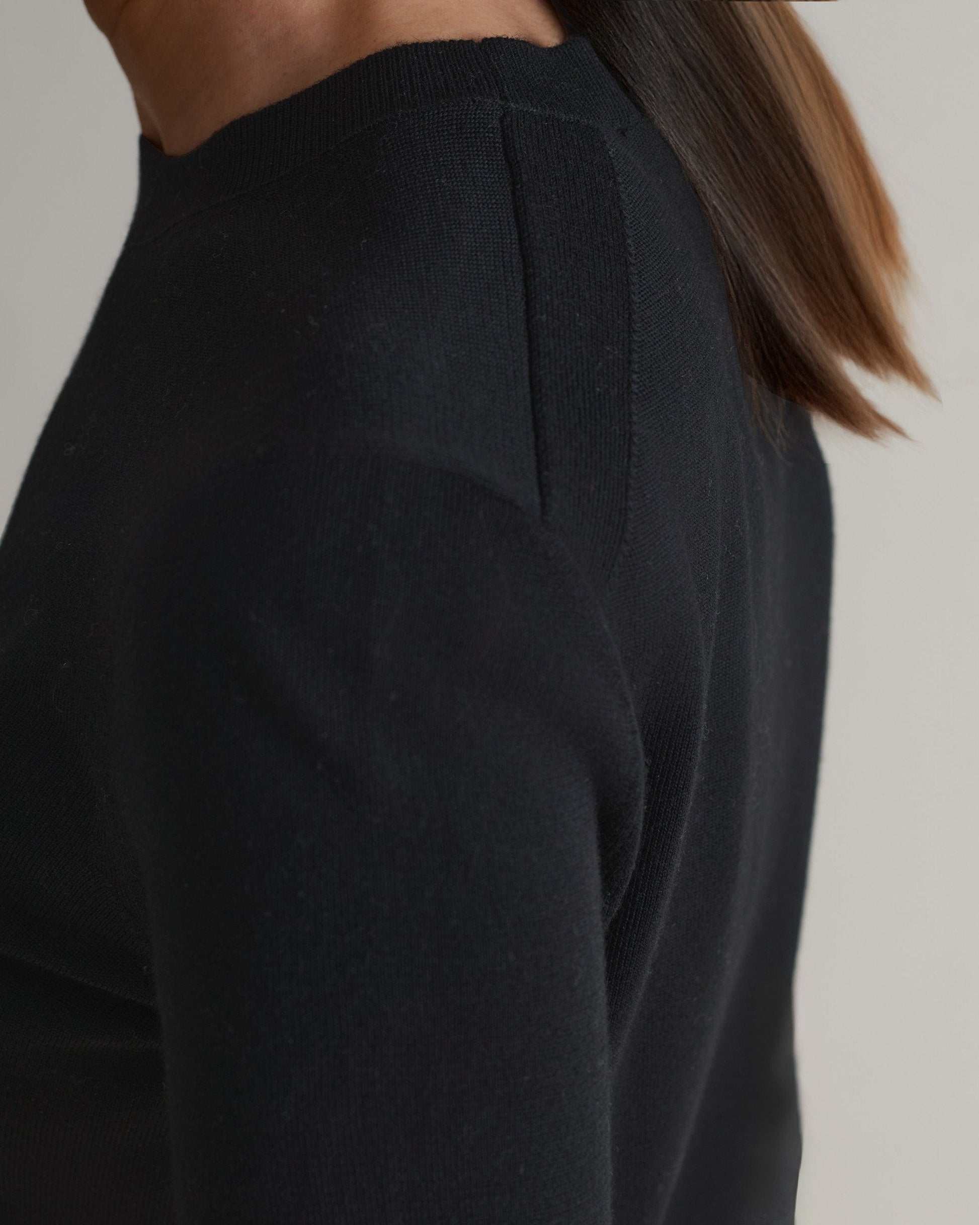 Women's Superfine Merino Wool Knitted T-shirt - Black