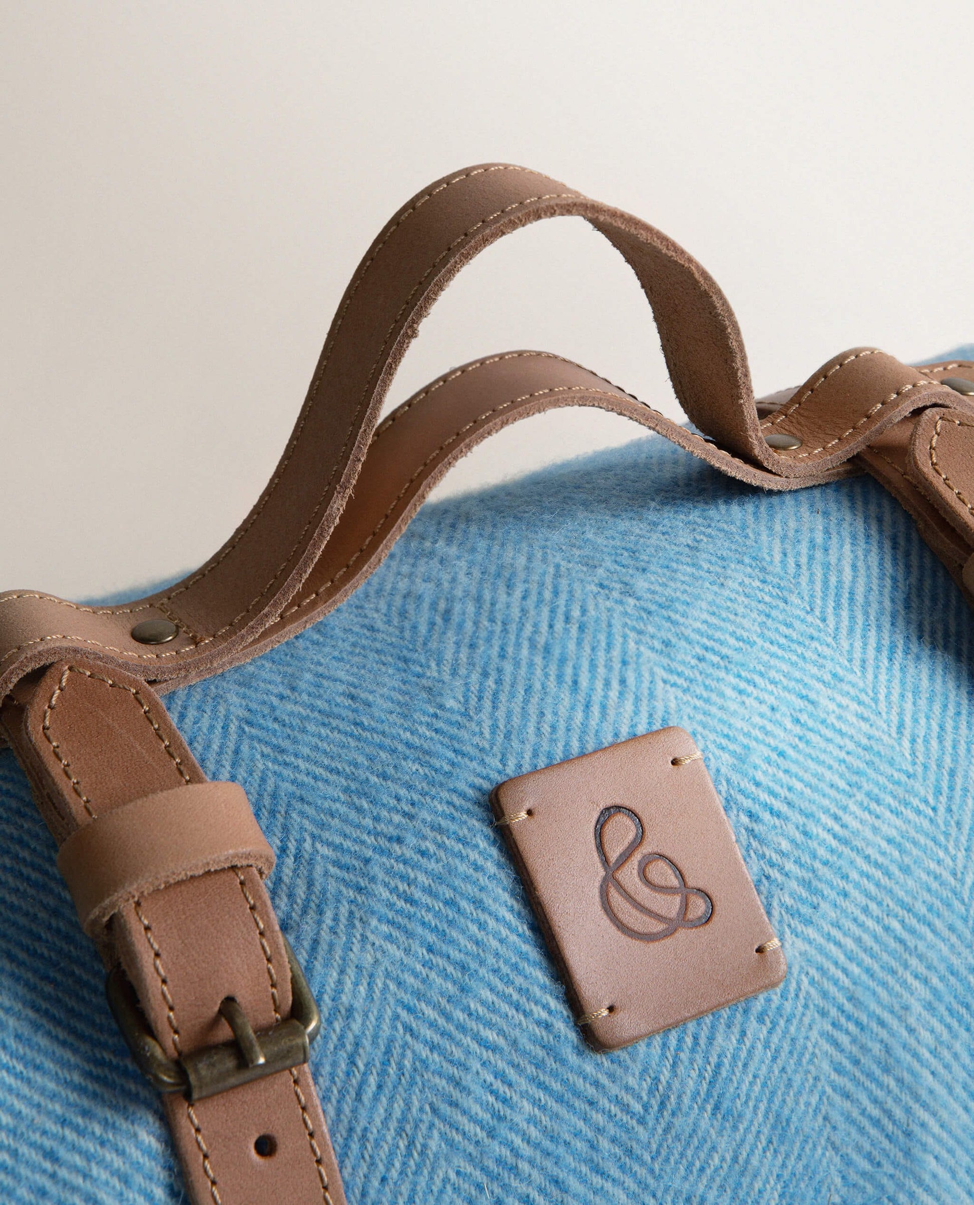 Merino Wool Waterproof Picnic Blanket - Rising Blue