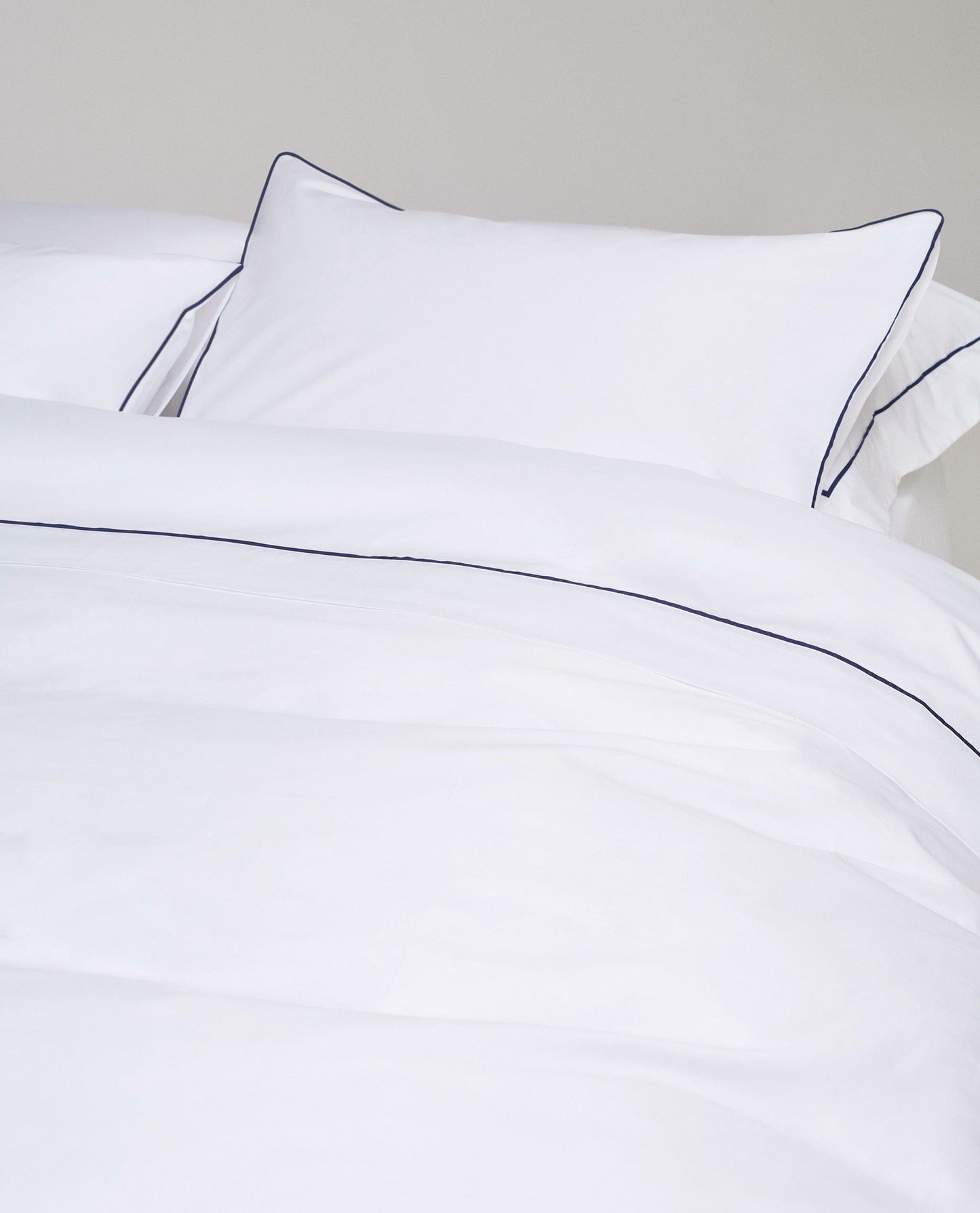 The Soft & Smooth Luxury Duvet Cover - White Navy Piping