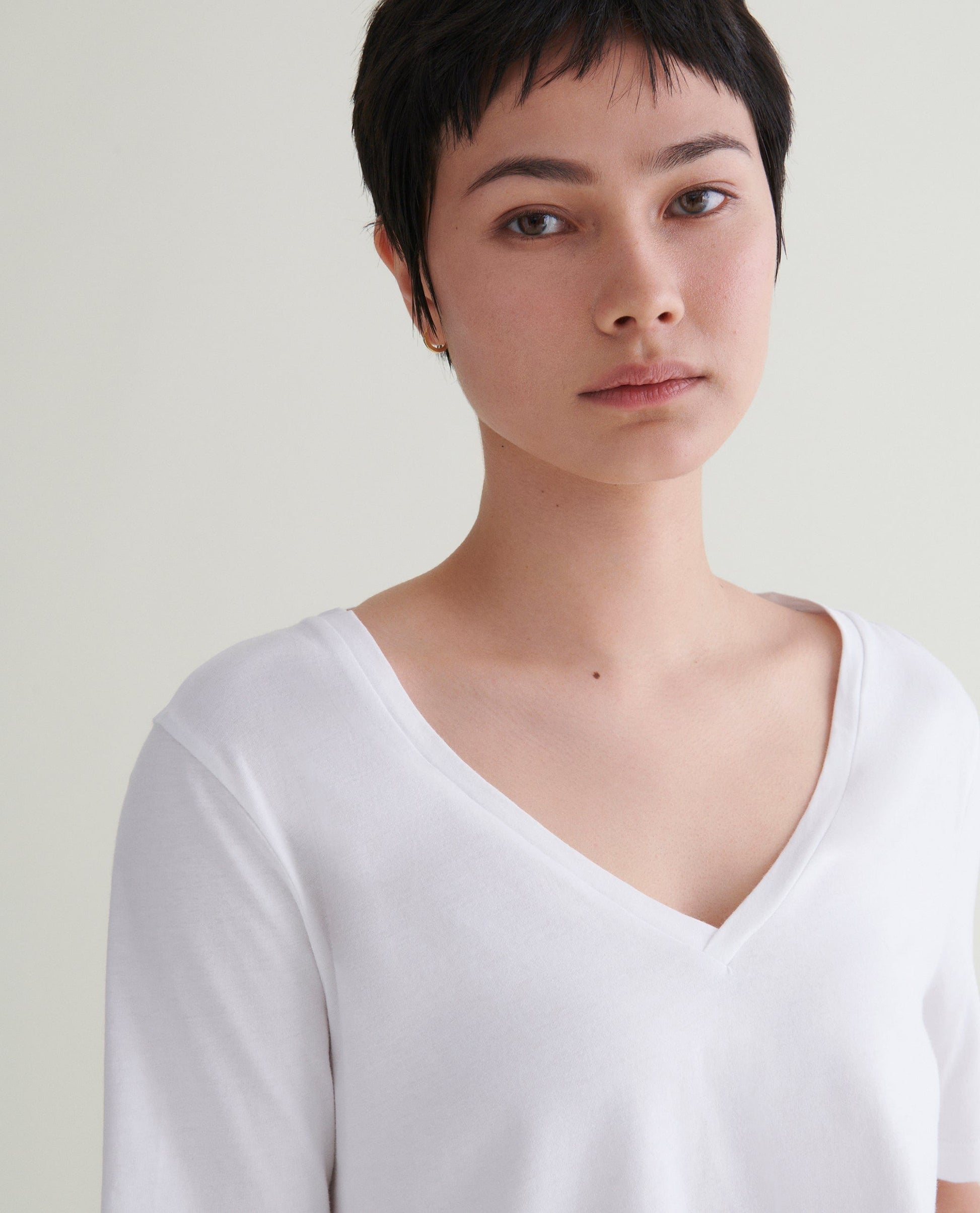 Women's V Neck Seacell T-shirt - White