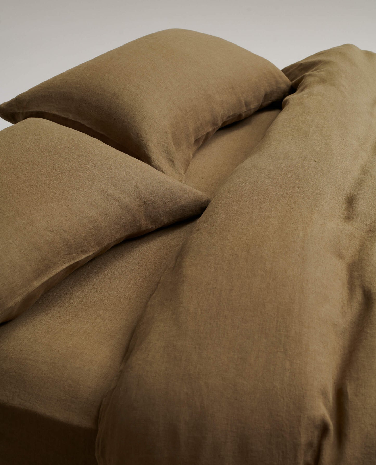Image 2 of 2 showing Rise & Fall's Relaxed & Refined European Flax™ Linen Pillowcase Set, colour: olive.