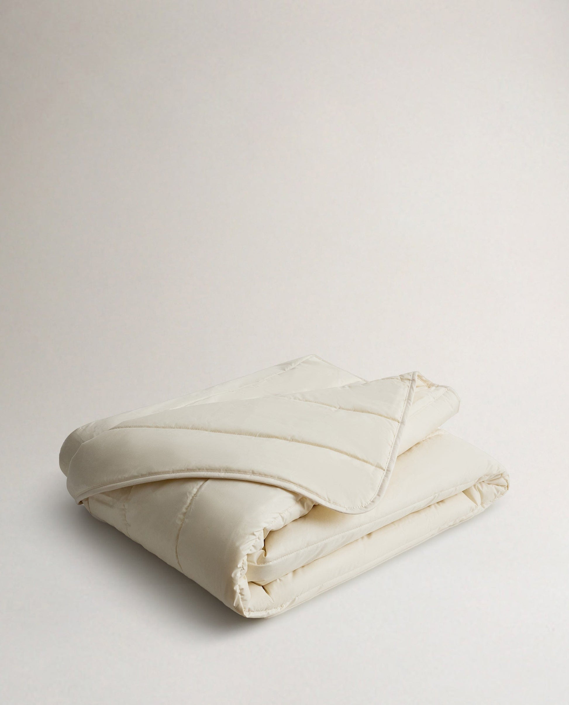 Image 2 of 4 showing Rise & Fall's certified British Wool Duvet.