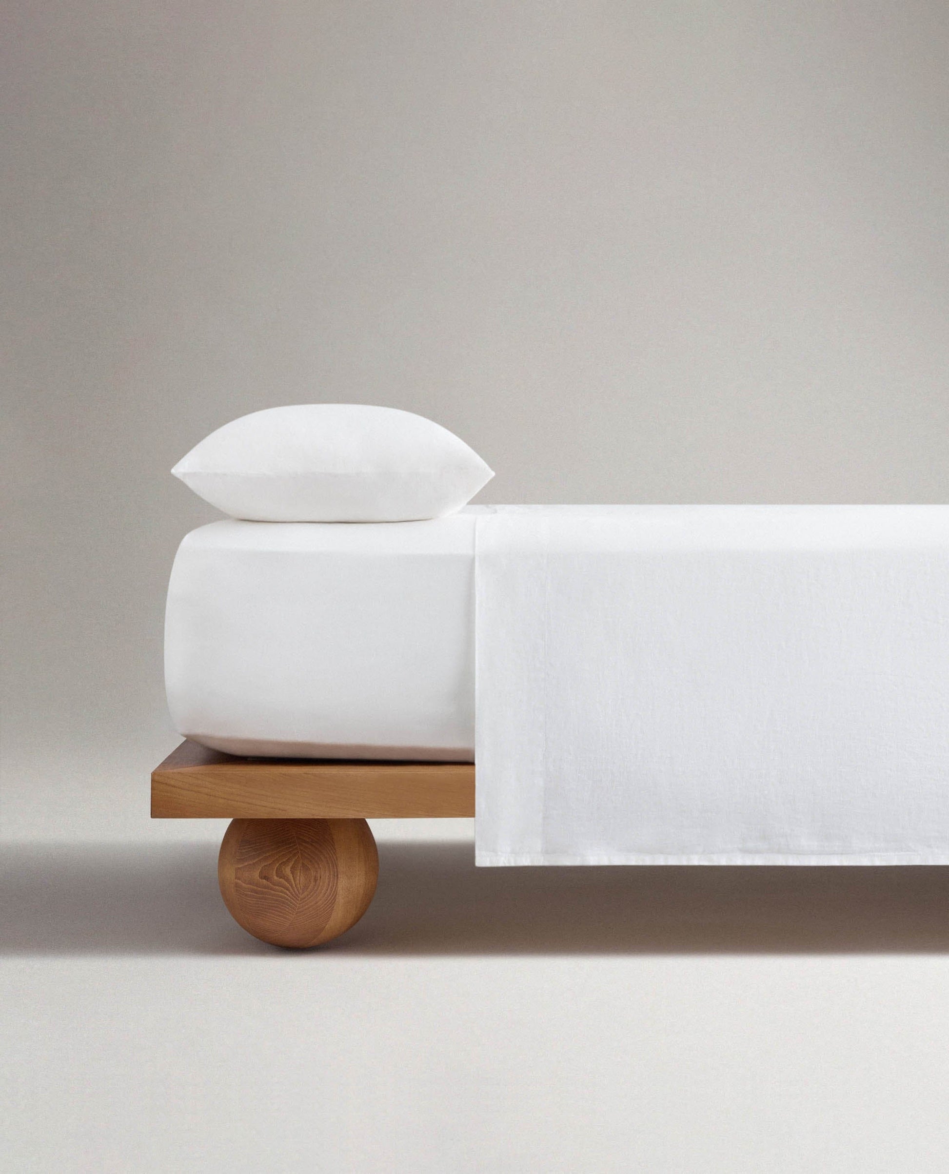 Image 2 of 5 showing Rise & Fall's Crisp & Cool Organic Cotton Standard Pillowcase Set, colour: white.