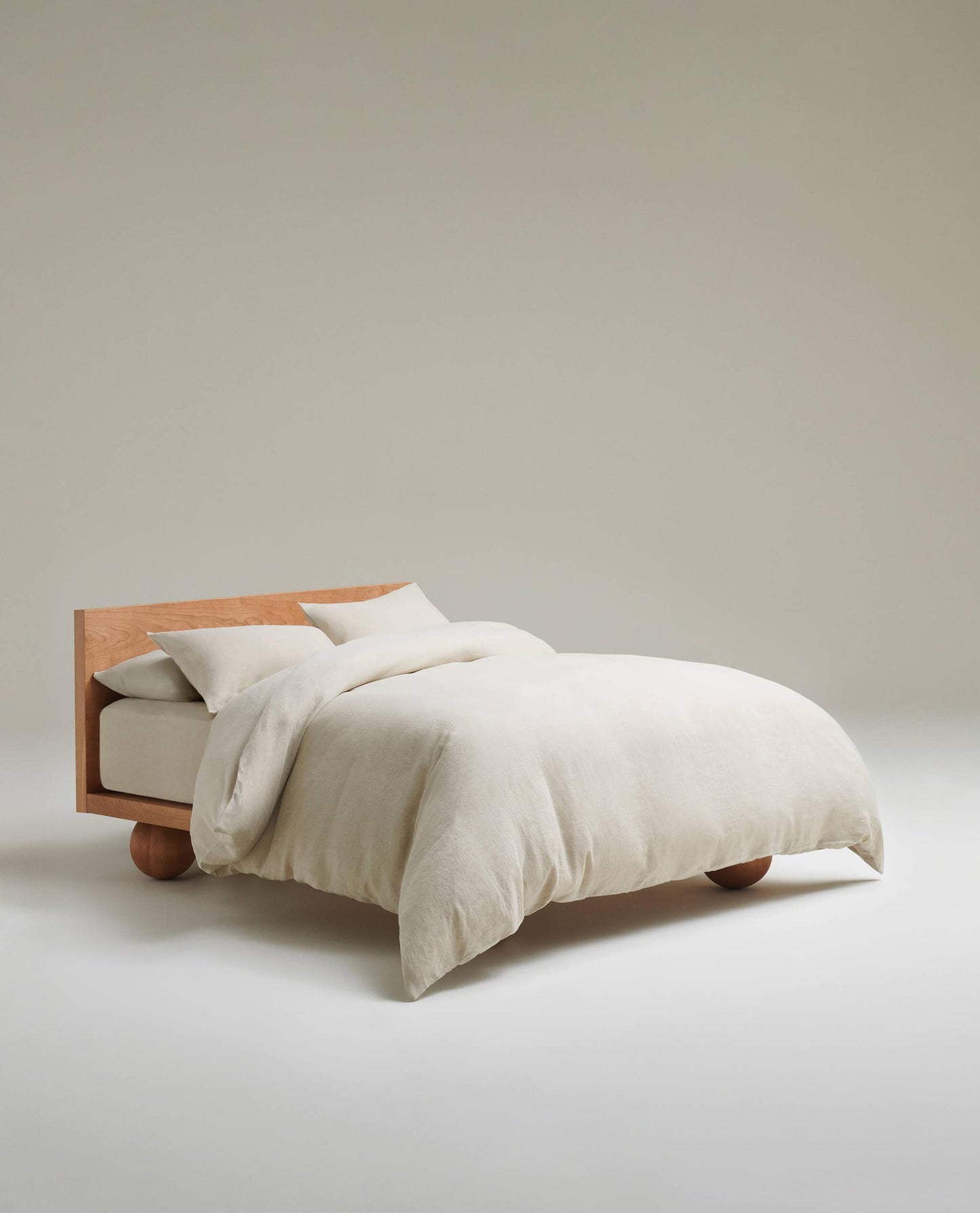 image 2 of 6 showing bed with Rise & Fall's Relaxed & Refined linen duvet set, fabric: European flax, colour: natural