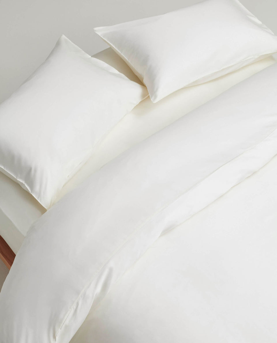 Image 2 of 7 showing Rise & Fall's Crisp & Cool Organic Pecale Cotton Pillowcases, set of 4, colour: White.