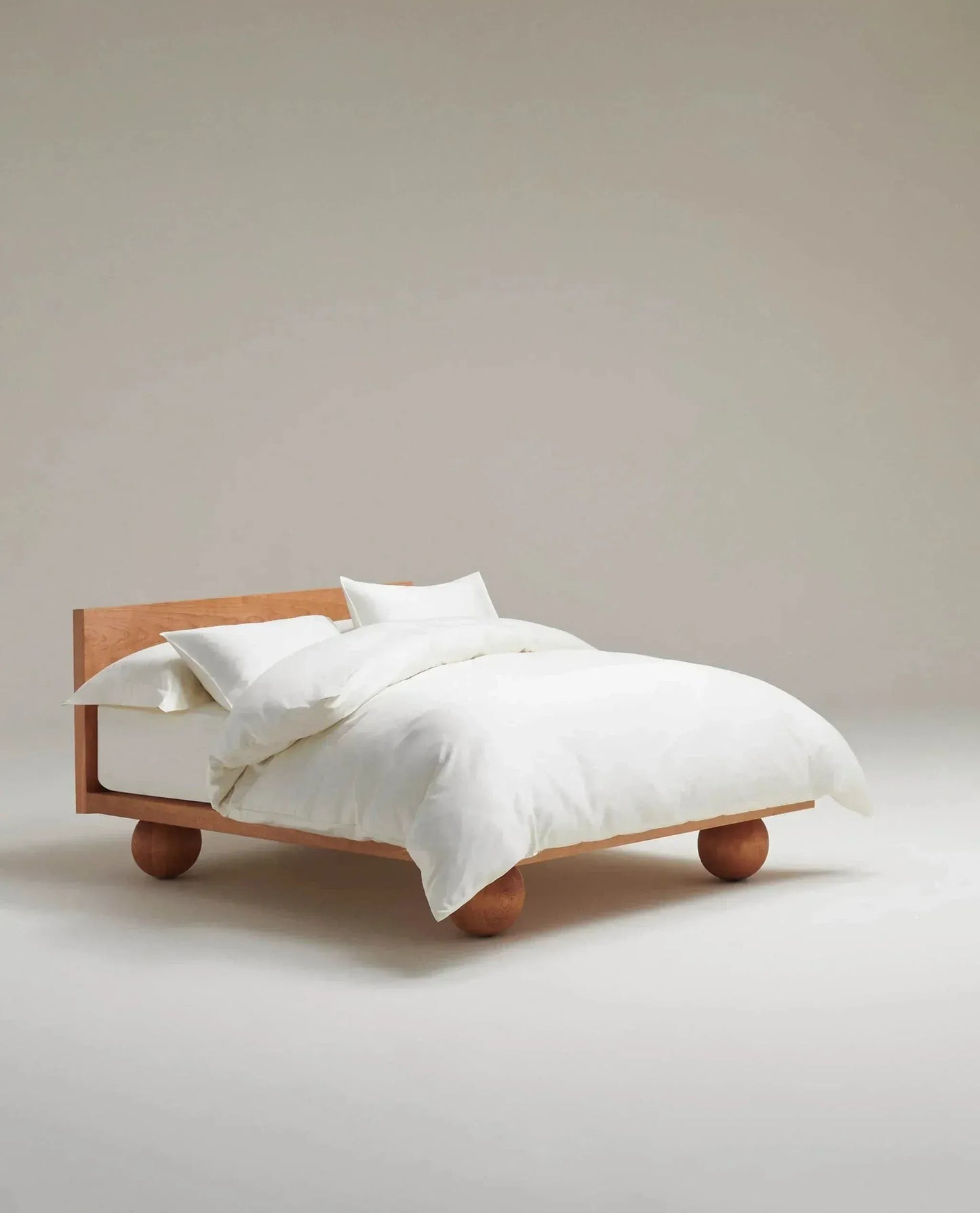 Image 5 of 6 showing Rise & Fall's Crisp & Cool Organic Cotton Standard Pillowcase Set, colour: buttermilk.
