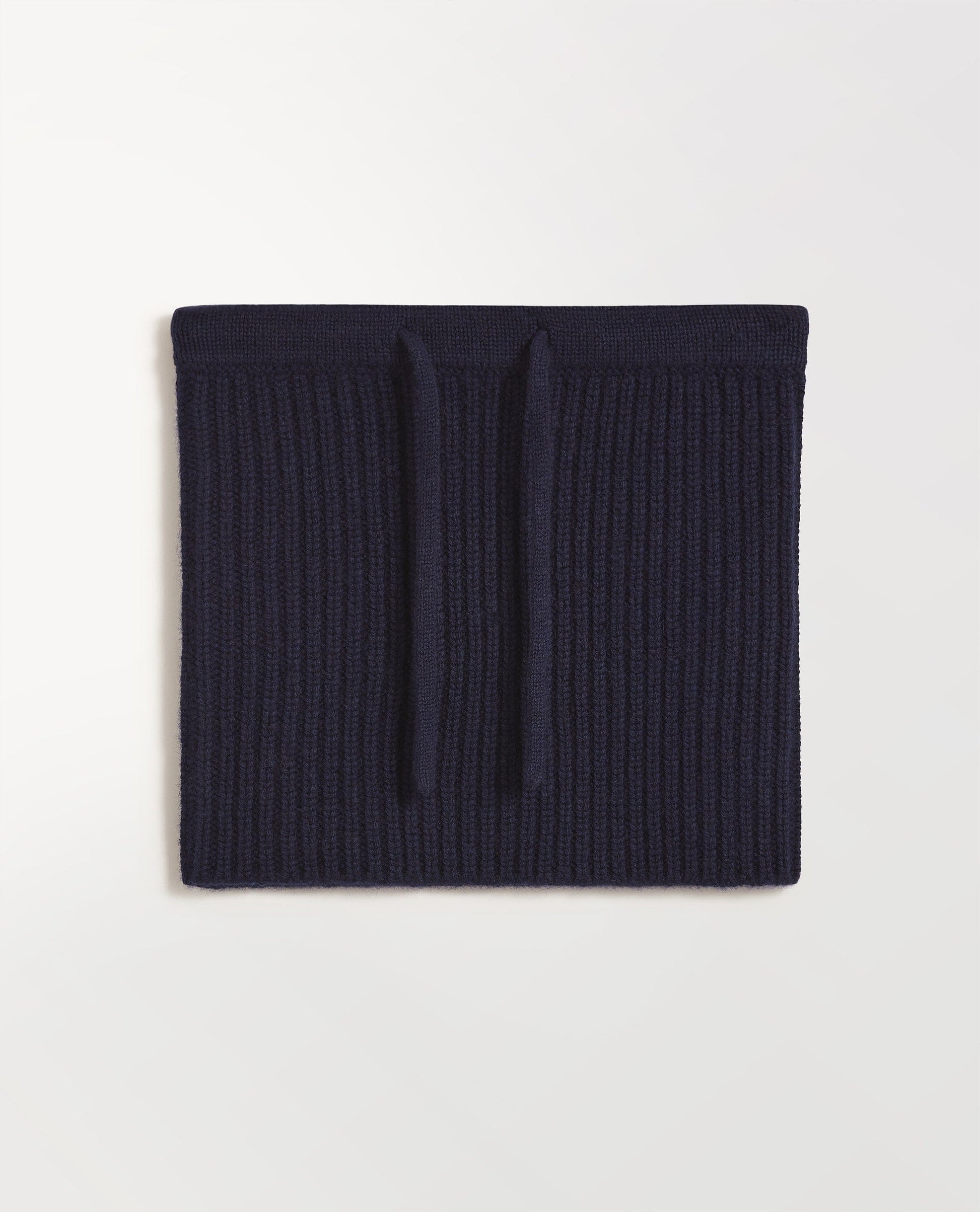 Close up of Rise & Fall's indigo cashmere merino drawstring snood 