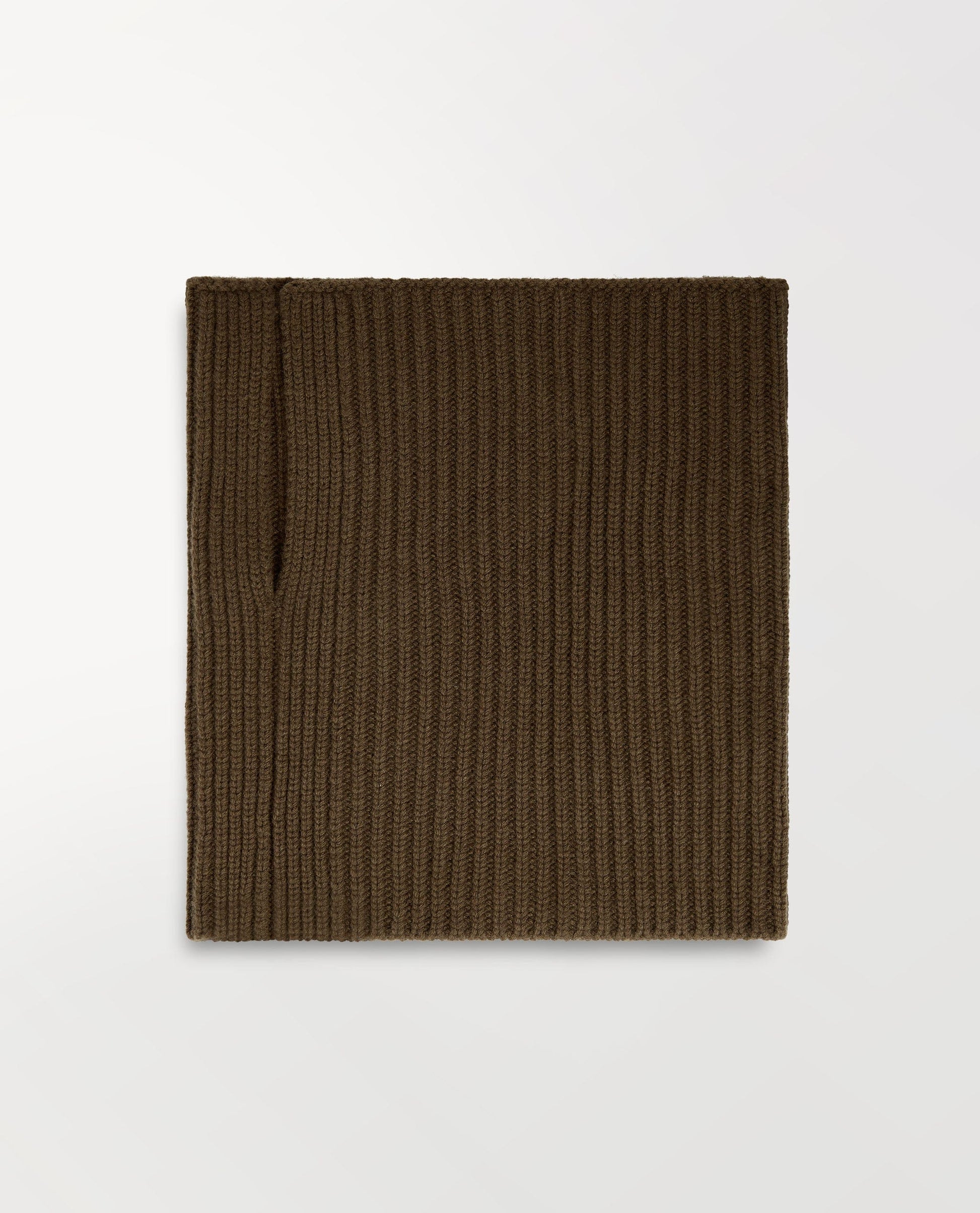 Top view of Rise & Fall's cashmere merino ribbed collar in military green