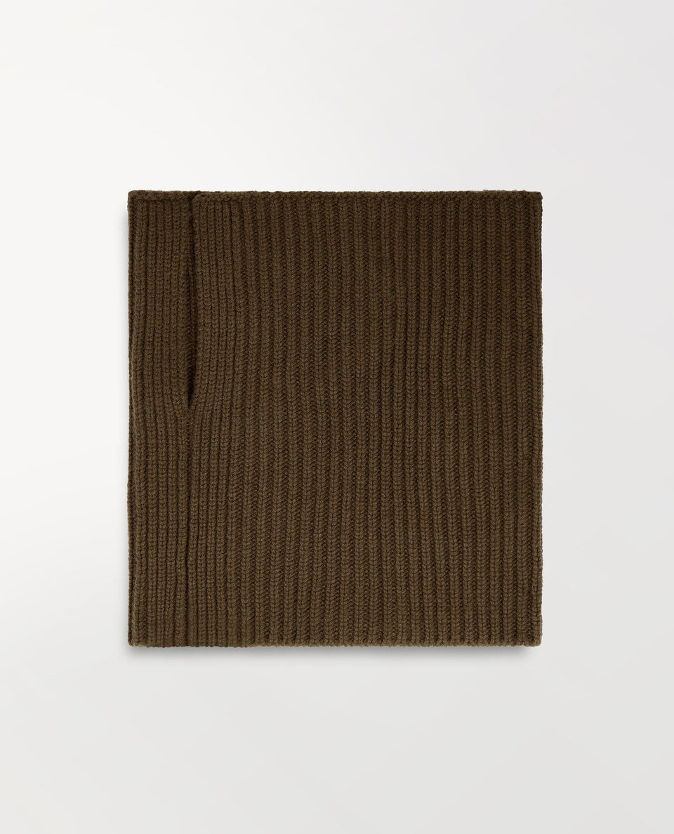 Top view of Rise & Fall's cashmere merino ribbed collar in military green