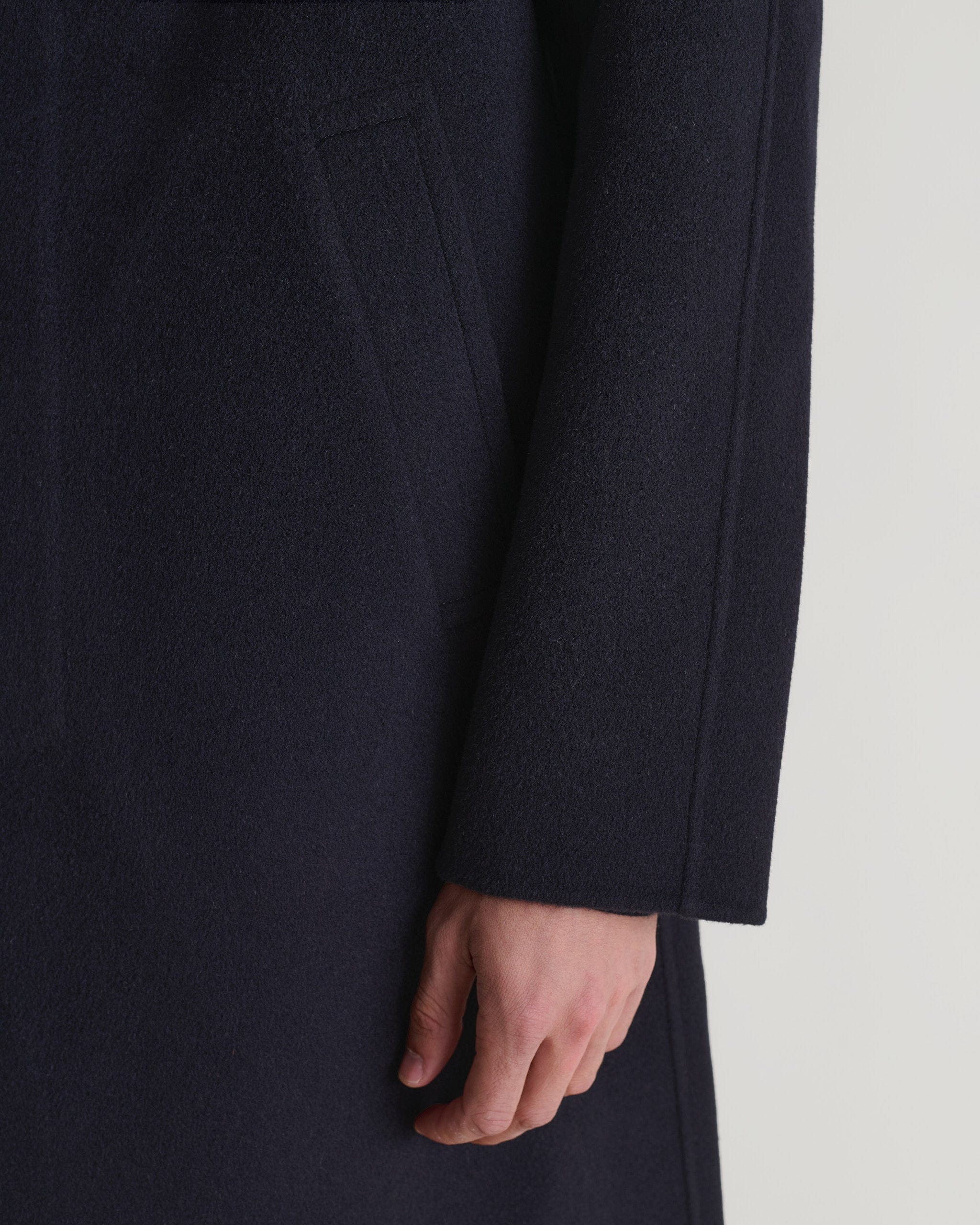 Side-entry welt pockets